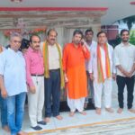 युवा ब्राह्मण पहुंचे मंदिर