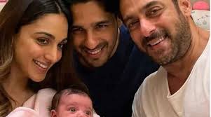 बेबी संग नजर आयीं कियारा