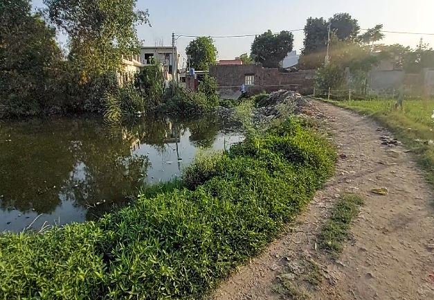 माफिया पी गए तालाबों का पानी