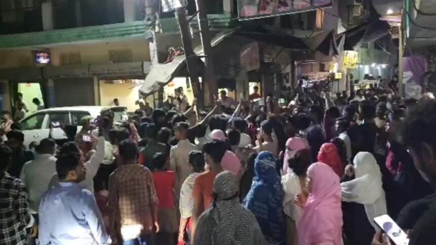 नमाजियो पर लाठीचार्ज की कड़ी निंदा