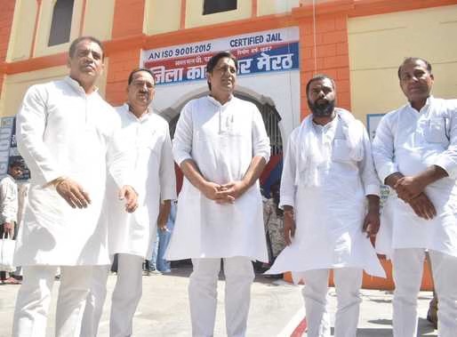 सभी को अपना धर्म मानने का हक