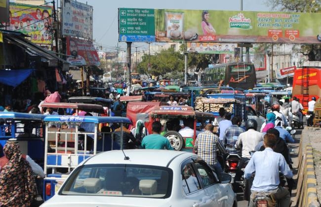 ट्रेफिक जाम कराने का छूटता है ठेका