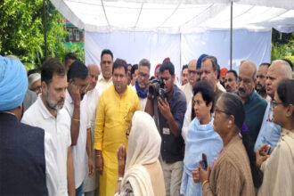 राहुल गांधी ने लगाई फटकार