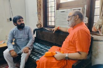 सचिन के आवास पर पहुंचे यति महाराज