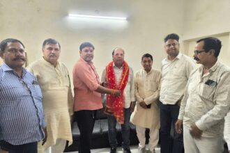 रजत शर्मा ने किया विपिन चौ. का स्वागत
