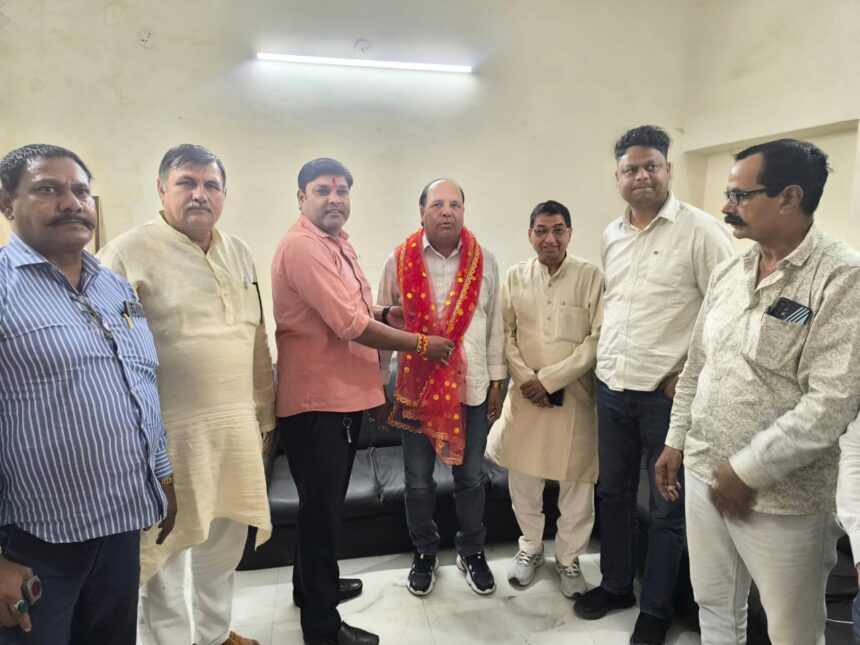 रजत शर्मा ने किया विपिन चौ. का स्वागत