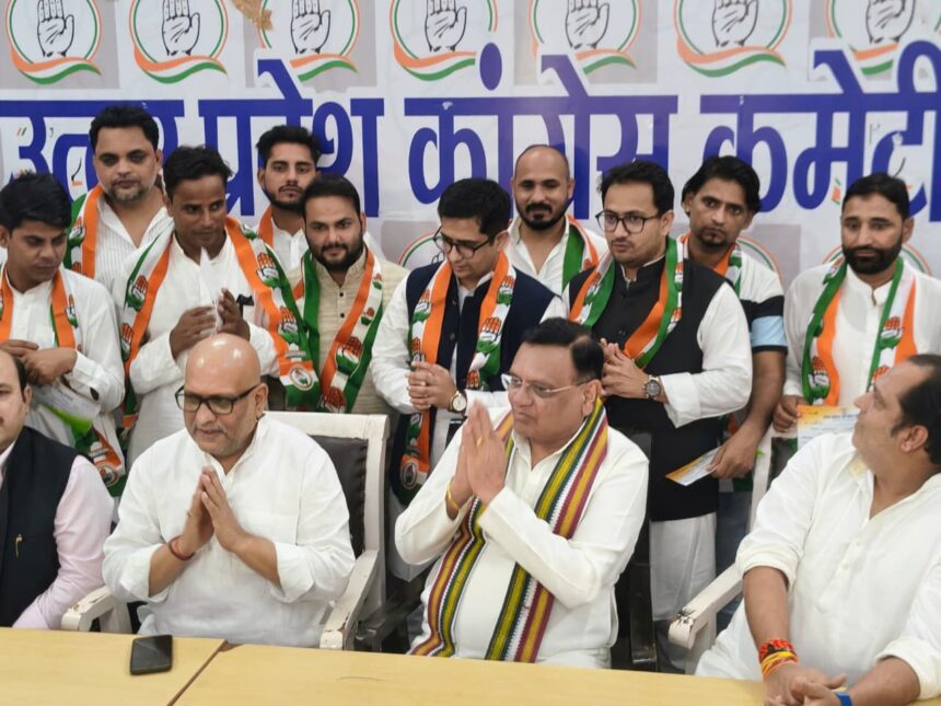 कांग्रेस का बढ़ा कुनवा