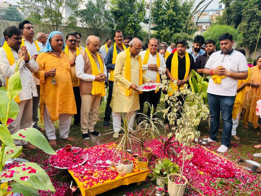 कैंट विधायक ने की गोवर्धन पूजा