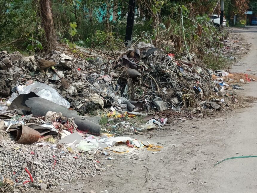 सर्विस रोड की बदहाली से एनएचएआई बे-खबर