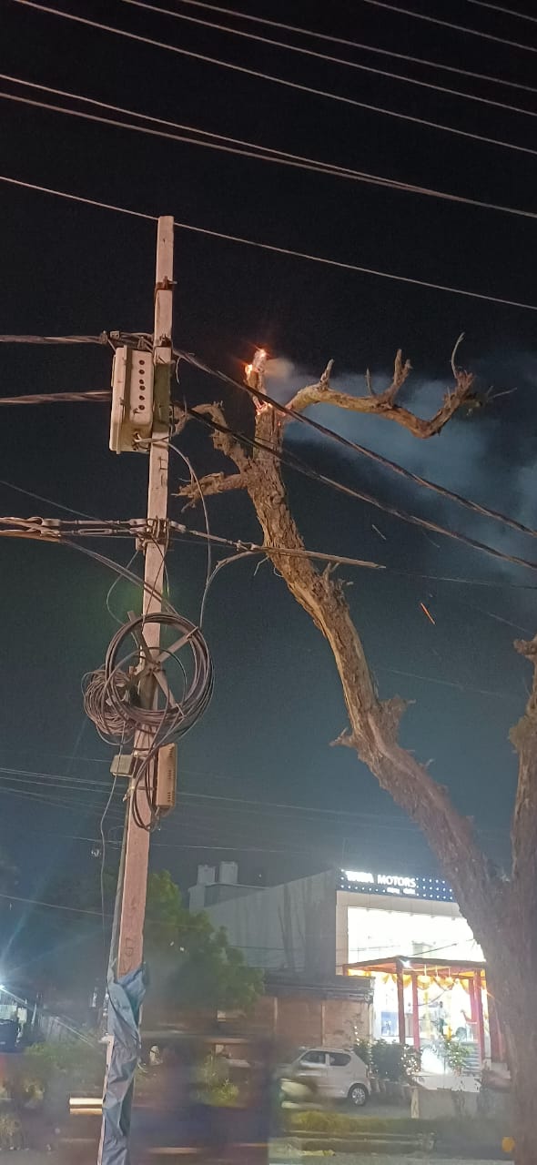 शट डाउन के लिए घंटों करना पड़ा इंतजार