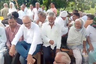 बेबस किसान निर्मम अफसर