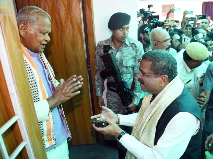 भाजपा को सौ सीटें हराने की धमकी