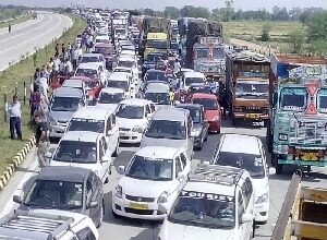 हाइवे की मुसीबतों से बेखबर एनएचएआई