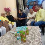 सत्यम रस्तौगी के घर पहुंचे कैंट विधायक