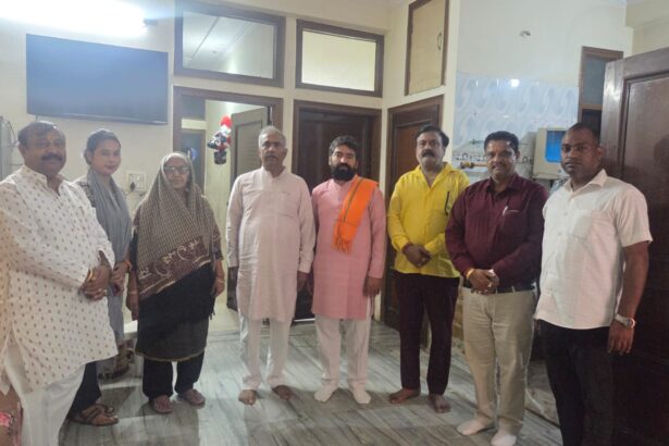 सचिन सिरोही के आवास पर पहुंचे संजय जोशी