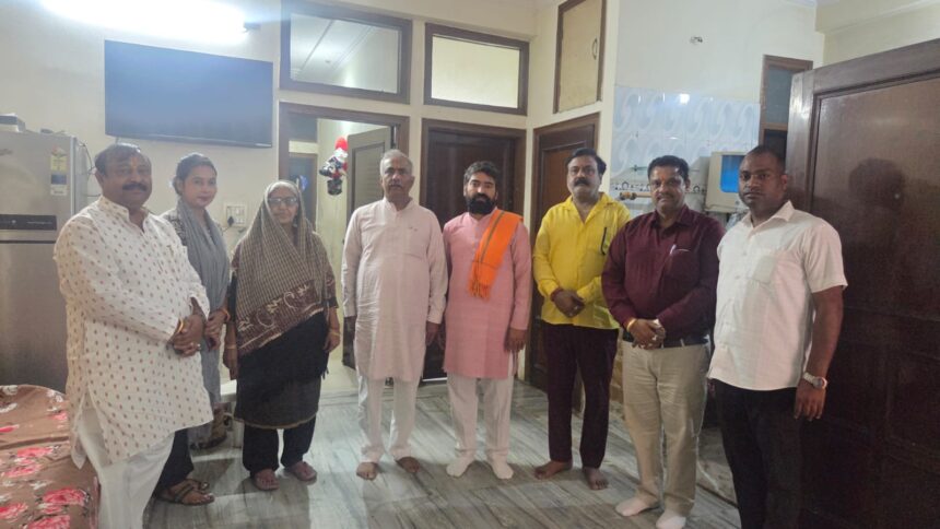 सचिन सिरोही के आवास पर पहुंचे संजय जोशी