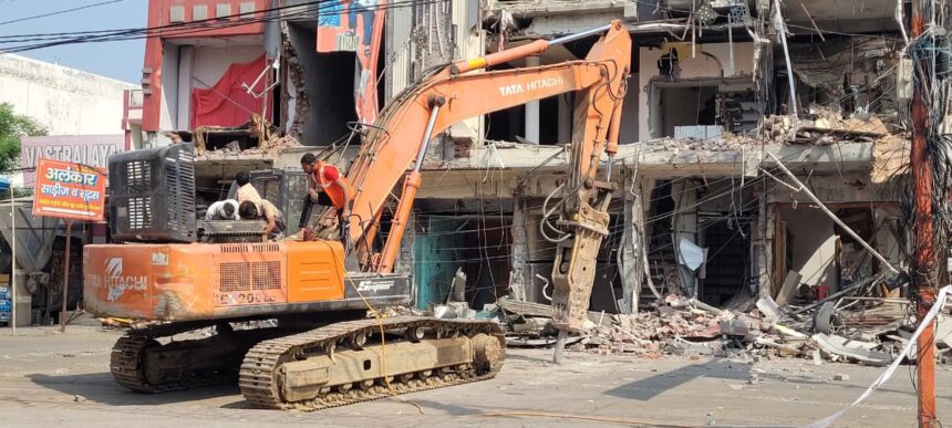 अभी और बर्बादी होनी बाकि है..