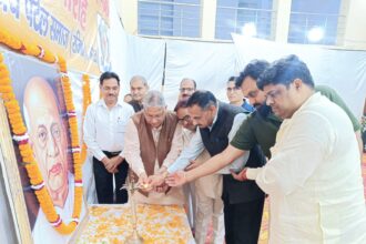 सरदार पटेल को किया नमन