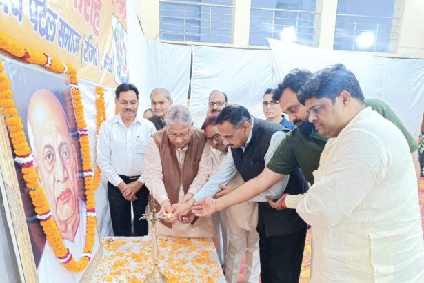 सरदार पटेल को किया नमन