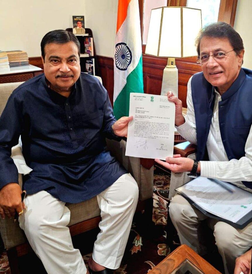 आसानी से पहुंच सकोगे मेरठ से गढ़