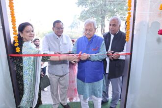 डा. वाजपेयी ने किया आयुर्वेदम का उद्घाटन