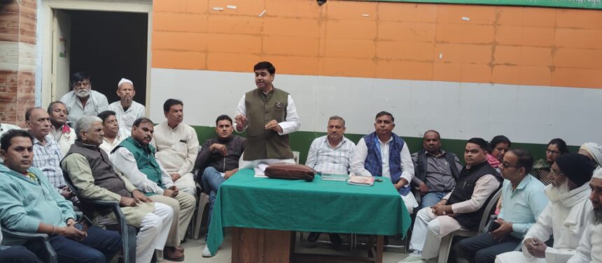 ब्लॉस्ट में मरने वालों को कांग्रेस की श्रद्धांजलि