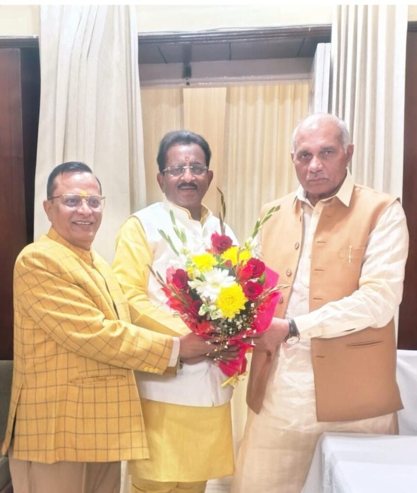 बाइस व्यापारियों की सुध लो सरकार