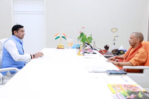 सीएम योगी से मिले डा. साेमेन्द्र