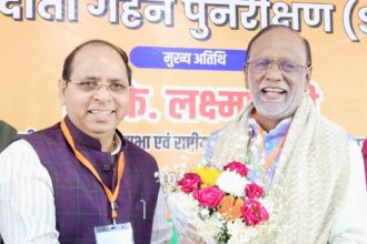 पीएम मोदी व सीएम योगी विकास के प्रतीक