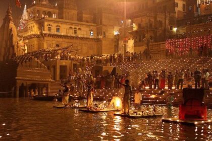 कार्तिक पूर्णिमा पर लाखों ने लगाई डुबकी