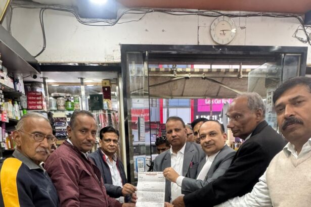 बैंच के लिए समर्थन मांगने पहुंचे बेगमपुल