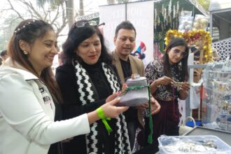 सर्दी की मस्ती के साथ खरीदारी