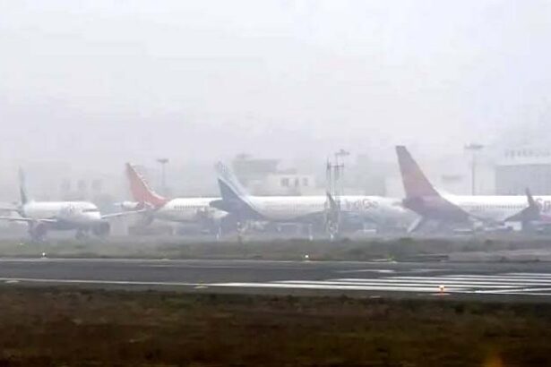 घना कोहरा कई फ्लाइट कैंसिल