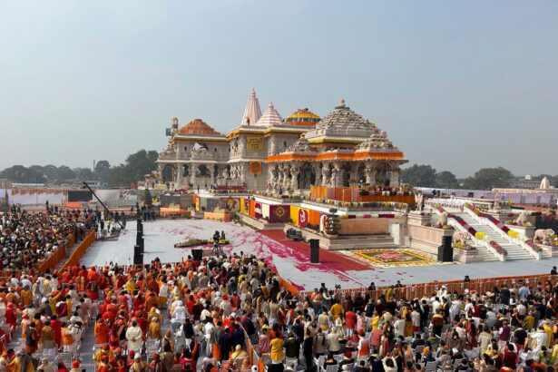 अयोध्या में राम भक्तों का हुजूम