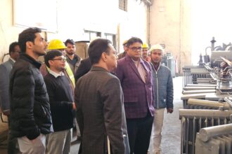 अचानक वर्कशॉप पहुंचे एमडी