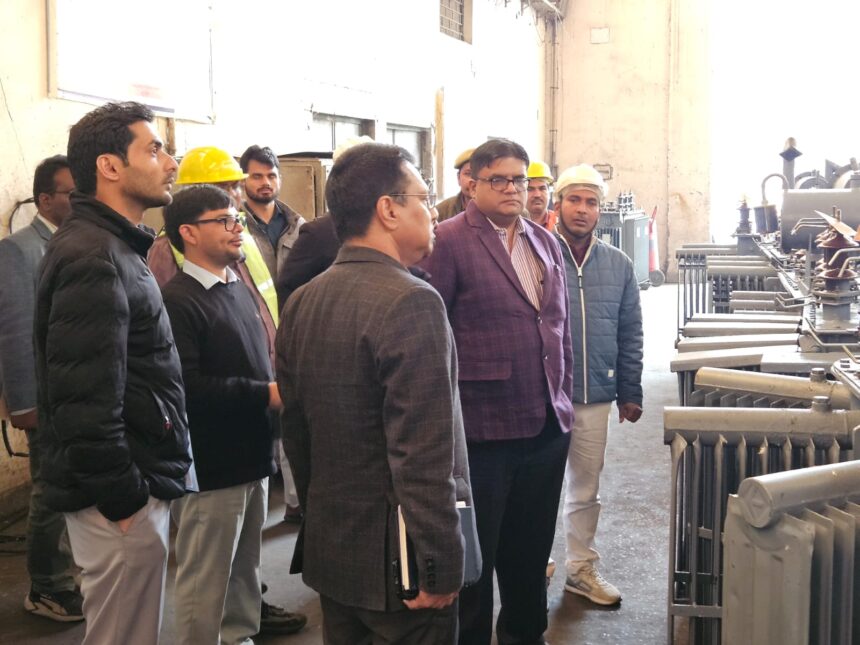 अचानक वर्कशॉप पहुंचे एमडी