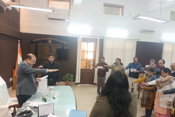 डीएम ने दिलायी मानवाधिकार की शपथ