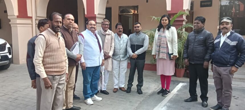 साहब! गरम कपड़े तक नहीं