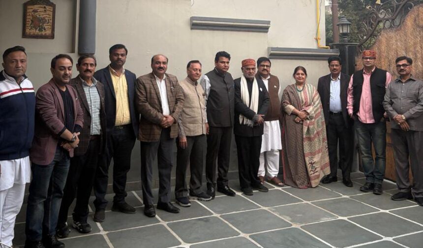 बैंच को समर्थन का किया एलान