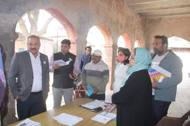 डीएम ने की बीएलओ के कार्यों की समीक्षा