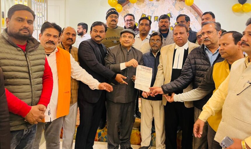 शारदा रोड व्यापार मंडल बंद के साथ