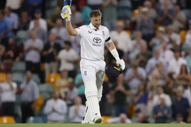 Joe Root जो सामने आया उसी को पीटा