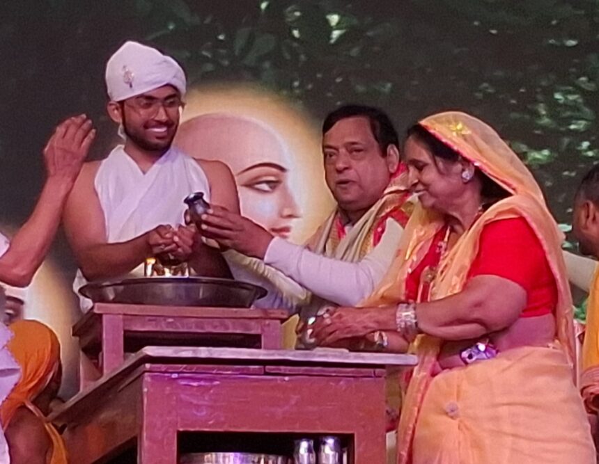 शांति धारा के साथ श्रीजी का अभिषेक