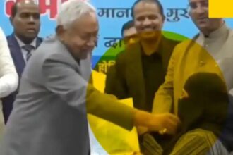 युवती का हिजाब नोंचकर ले ली मुसीबत