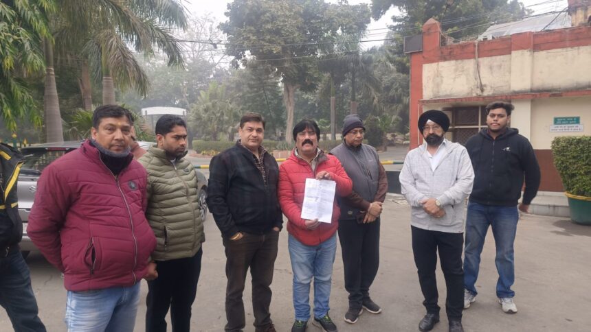 सीईओ से मिलने पहुंचे सदर के व्यापारी