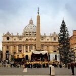 क्रिसमस के जश्न में डूबी दुनिया