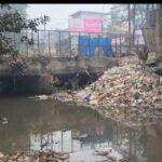 नालों से निकालते हैं हटाते नहीं सिल्ट