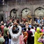 नए साल का स्वागत मंदिराें में