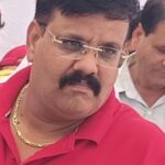 किस अफसर ने कितना पैसा लिया