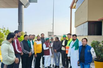 टोल अफसरों ने मानी अपनी गलती